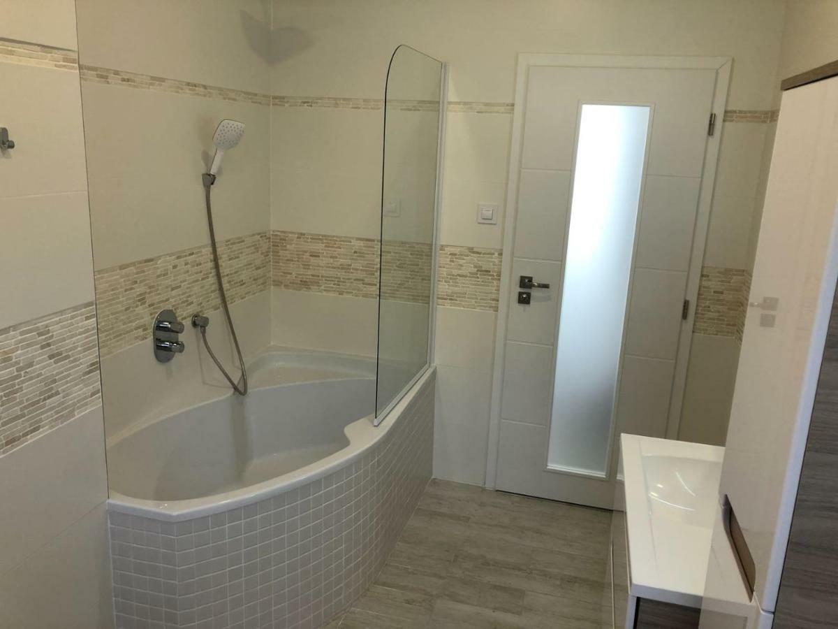 Luxusni Apartman Primo V Centru U Hotelu Thermal 카를로비바리 외부 사진